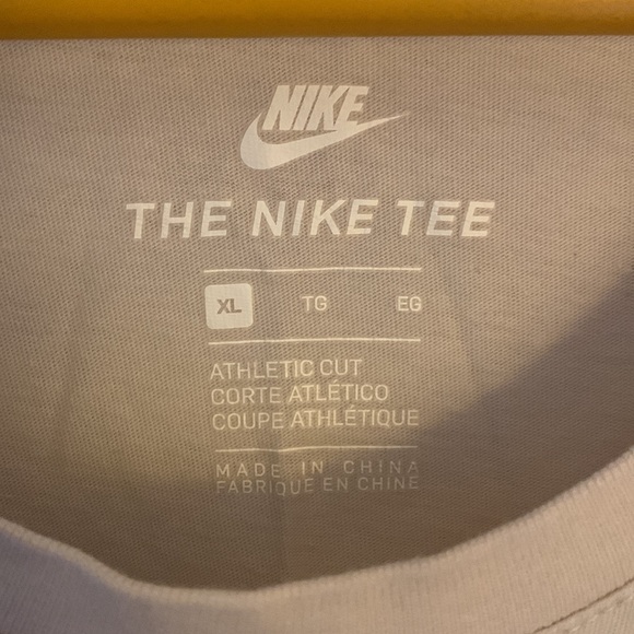 Nike Tee - Picture 3 of 4